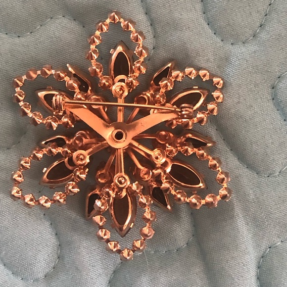 🧡VINTAGE Amber Yellow Large Dimensional Brooch🧡 - Picture 4 of 5